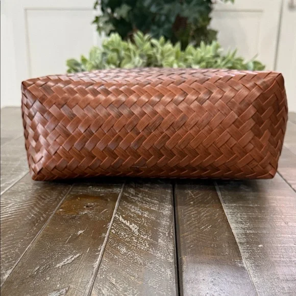 NWT Tommy Bahama Woven Basket Tote Bag Bamboo Handle Starfish Charm - Picture 5 of 16